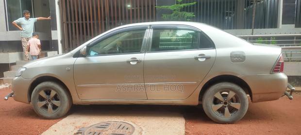 Toyota Corolla 2005 Gold