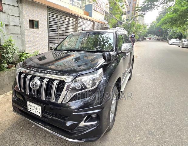 Toyota Land Cruiser Prado 2010 Black