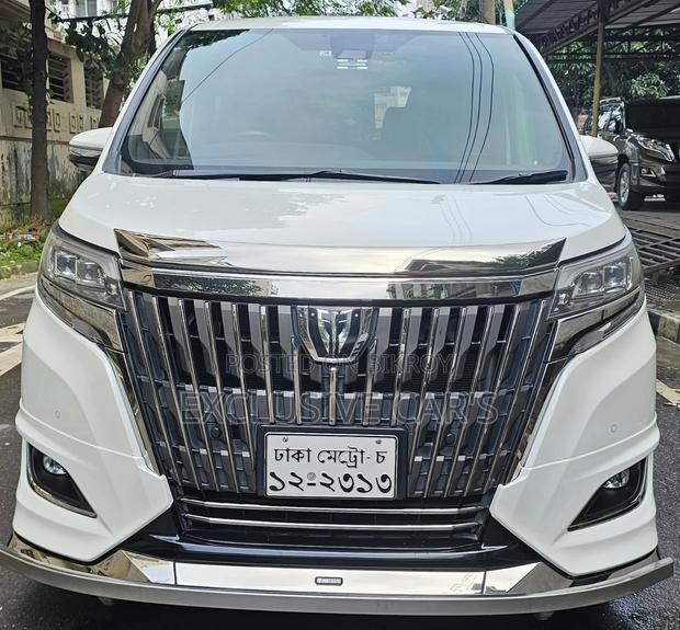 Toyota Esquire 2019 Pearl