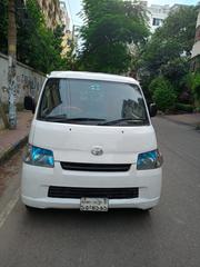Toyota Noah 2011 White for sale