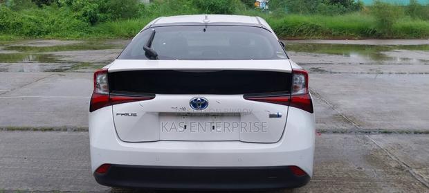 Toyota Prius 2021 White