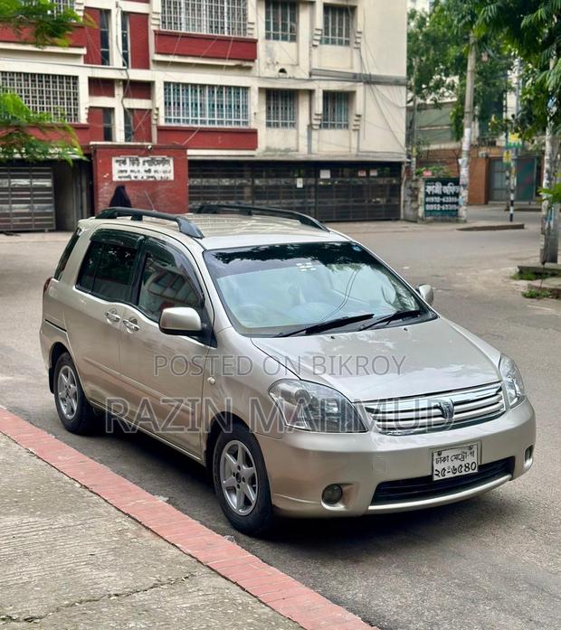 Toyota Raum 1.5 FWD 2005 Gold
