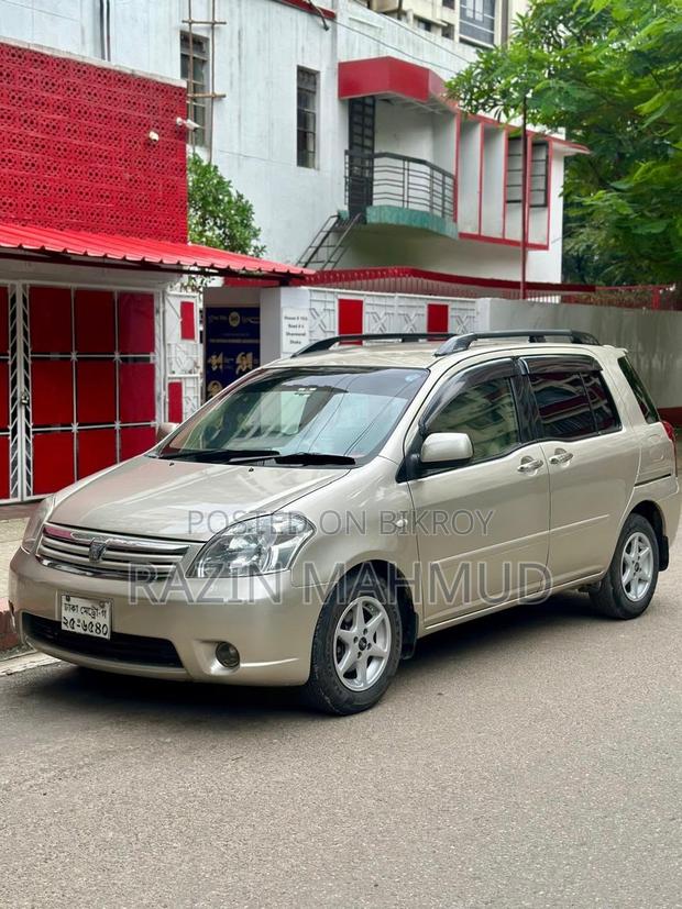 Toyota Raum 1.5 FWD 2005 Gold