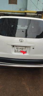 Toyota Probox 2004 White for sale
