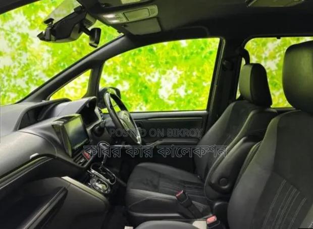 Toyota Esquire 2016 Black