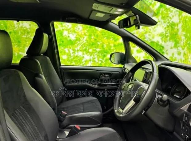 Toyota Esquire 2016 Black