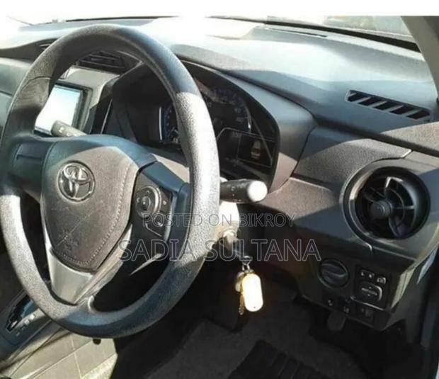 Toyota Corolla 2019 White