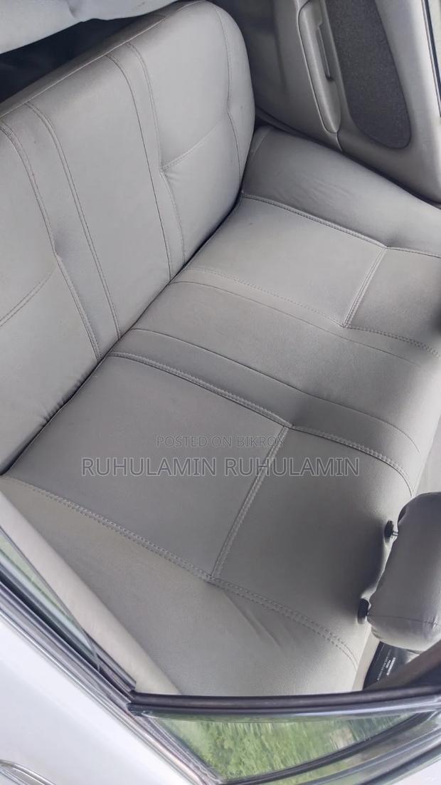 Toyota Corolla 1999 White