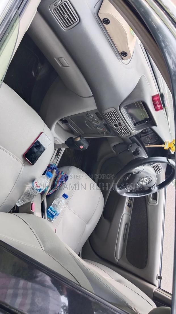 Toyota Corolla 1999 White