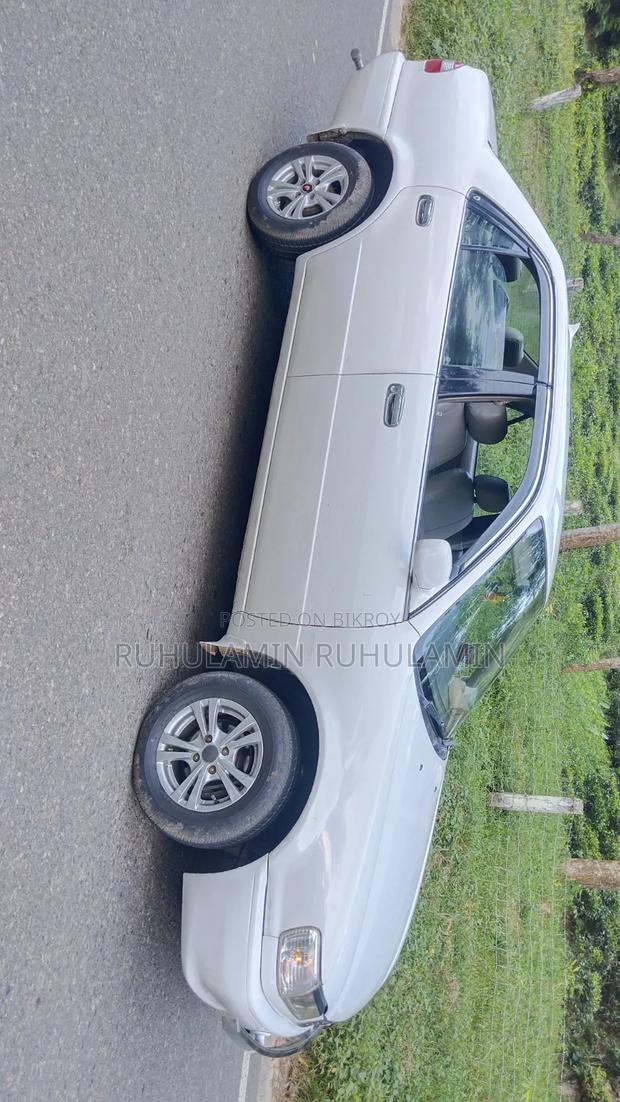 Toyota Corolla 1999 White