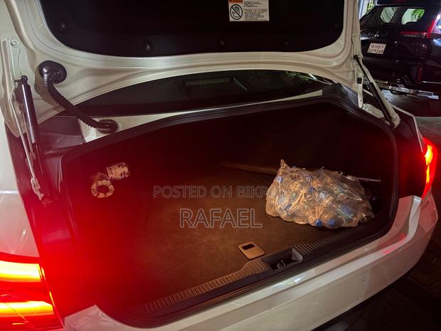 Toyota Crown 2019 Pearl