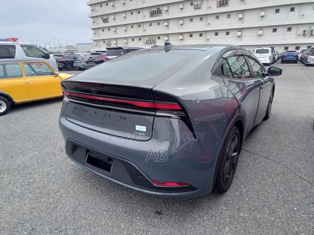 New Toyota Prius 2023 Gray