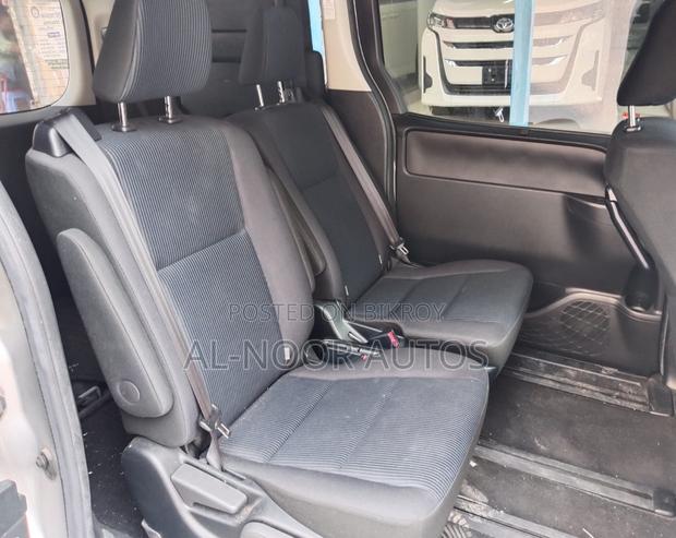 Toyota Noah 2021 Silver