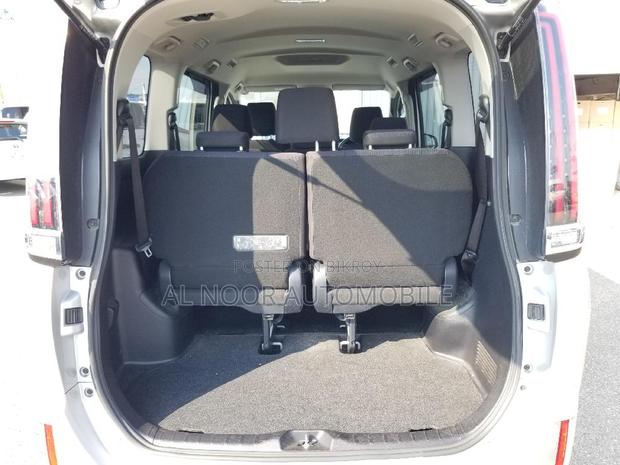 Toyota Noah 2021 Silver