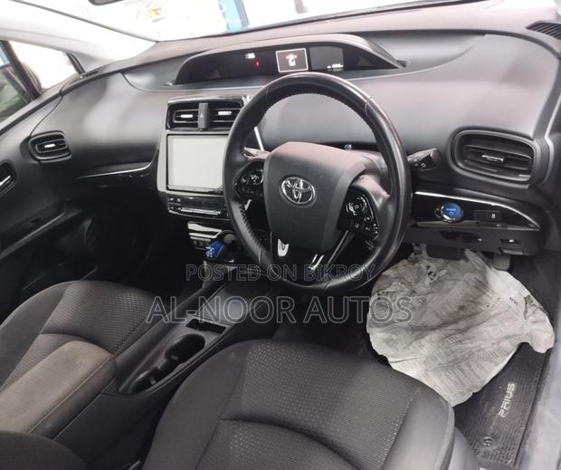 Toyota Prius 2020 Pearl