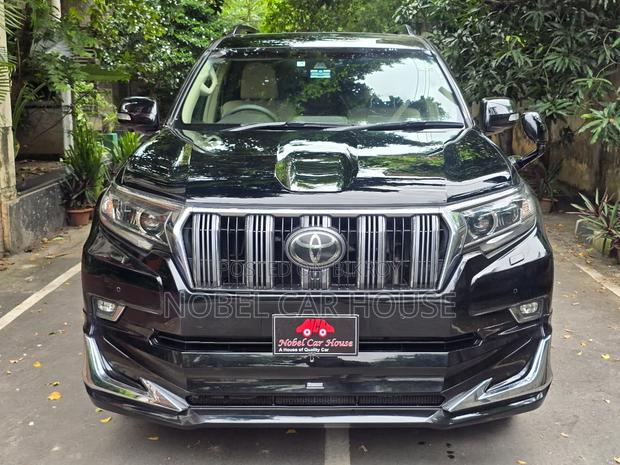 Toyota Land Cruiser Prado 2017 Black