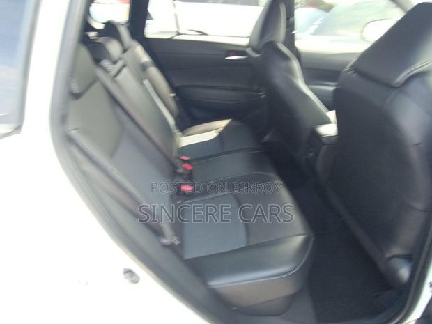 Toyota Corolla Cross 2024 Pearl