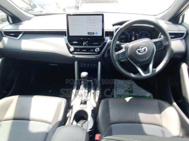 Toyota Corolla Cross 2024 Pearl