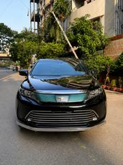 Toyota Harrier Hybrid Premium 2018 Black for sale