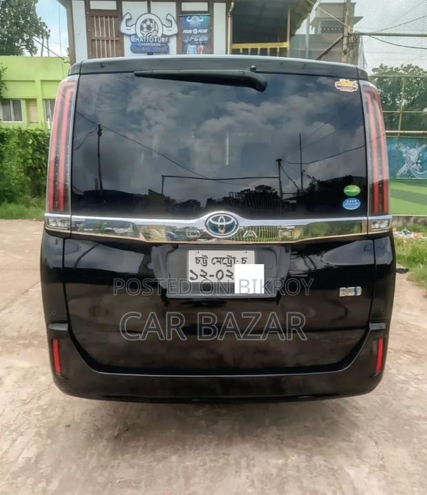 Toyota Noah 1.8 FWD Hybrid (7 Seater) 2019 Black