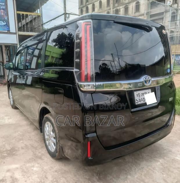 Toyota Noah 1.8 FWD Hybrid (7 Seater) 2019 Black