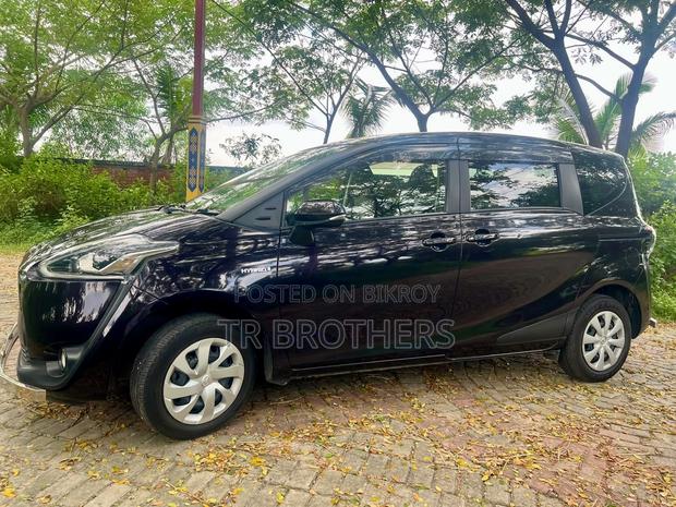 New Toyota Sienta 1.5 Hybrid FWD 2018 Black