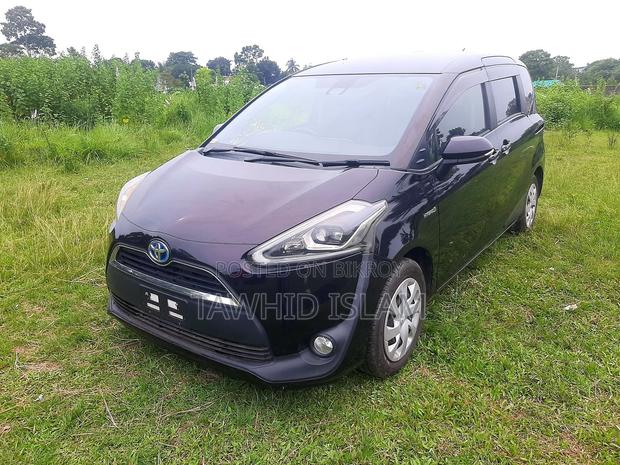New Toyota Sienta 1.5 Hybrid FWD 2018 Black