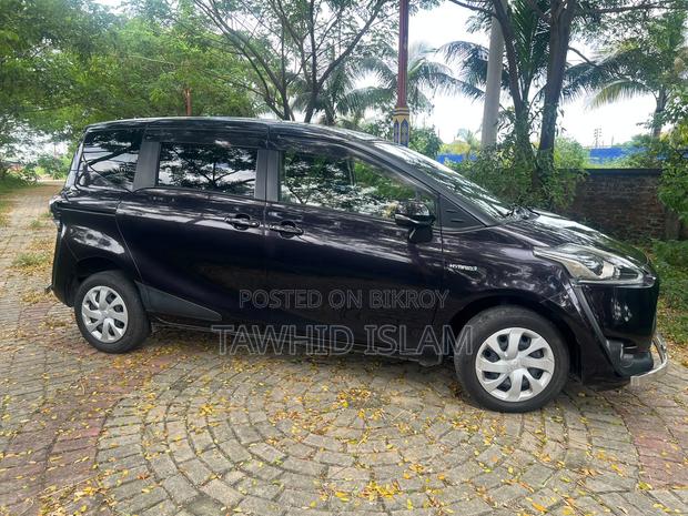 New Toyota Sienta 1.5 Hybrid FWD 2018 Black