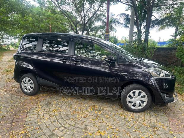 New Toyota Sienta 1.5 Hybrid FWD 2018 Black