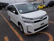 Toyota Voxy 2021 White for sale