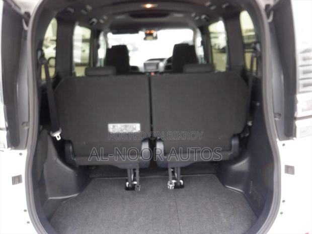 Toyota Voxy 2021 White
