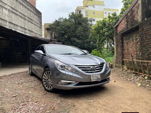 Hyundai Sonata Limited 4dr Sedan (2.0L 4cyl Turbo 6A) 2014 Gray