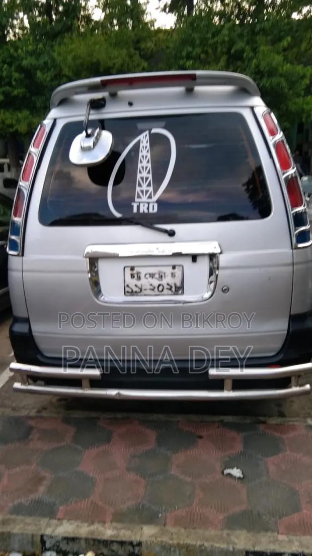 Toyota Noah 2001 Silver