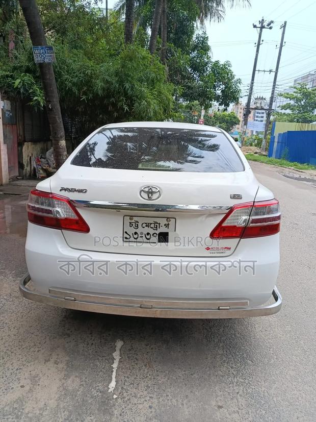 Toyota Corolla 2011 Pearl