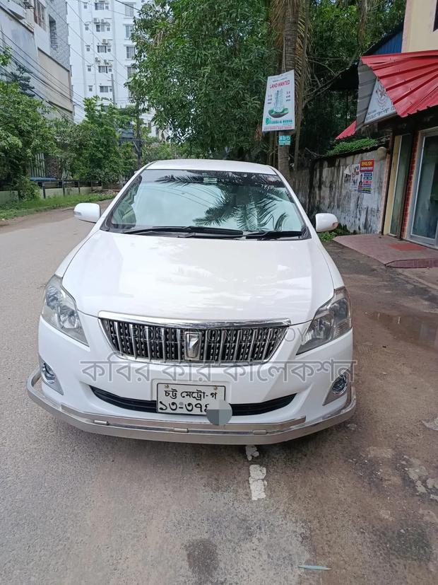 Toyota Corolla 2011 Pearl