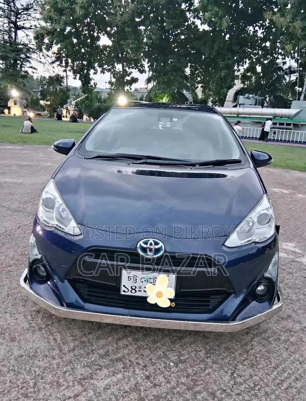 Toyota Aqua 2017 Blue