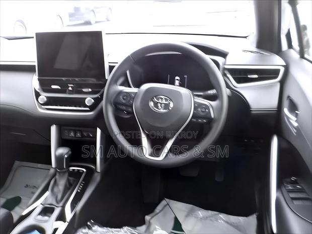 Toyota Corolla Cross 2024 Pearl