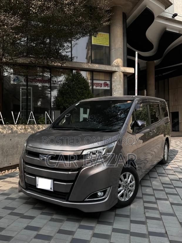 Toyota Noah 1.8 FWD Hybrid (7 Seater) 2020 Brown