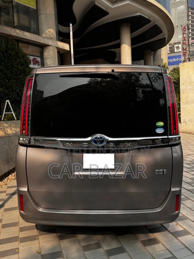 Toyota Noah 1.8 FWD Hybrid (7 Seater) 2020 Brown