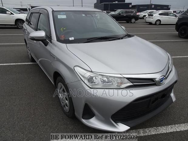 Toyota Corolla Fielder 2021 Silver