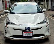Toyota Prius Two 2017 Pearl for sale