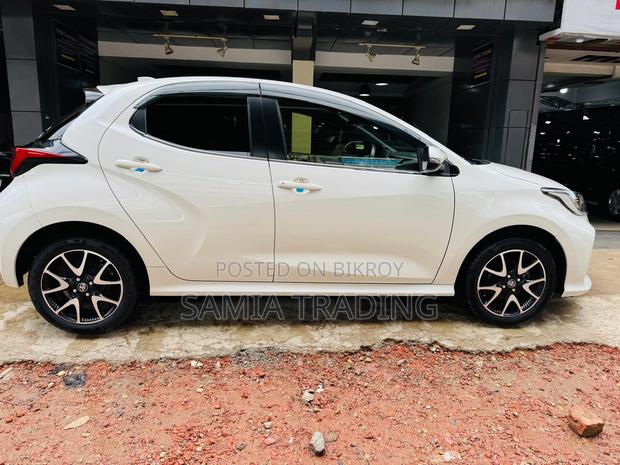 Toyota Yaris 1.5 Sedan L 2020 Pearl