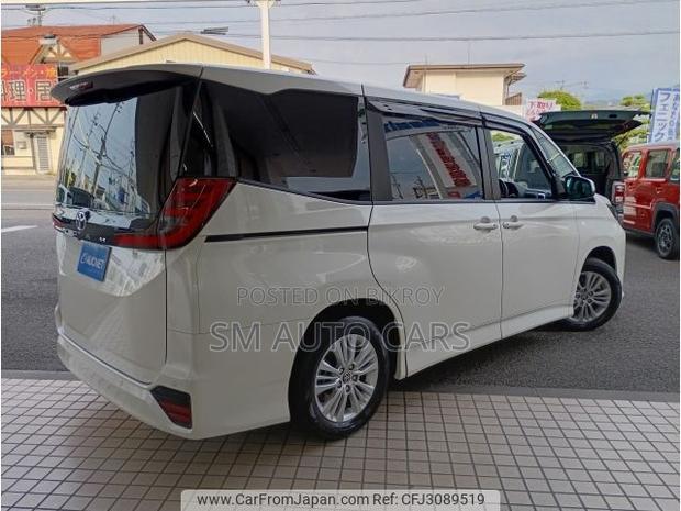 Toyota Noah 2022 Pearl