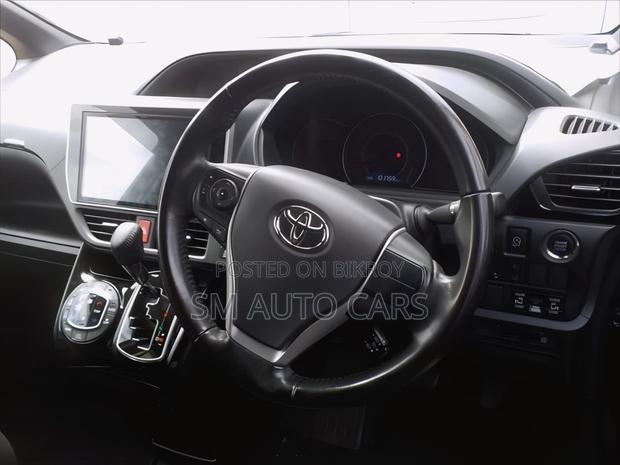 Toyota Noah 2.0 FWD (8 Seater) 2021 Black
