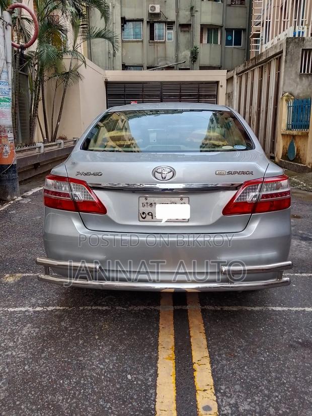 Toyota Premio 2012 Silver