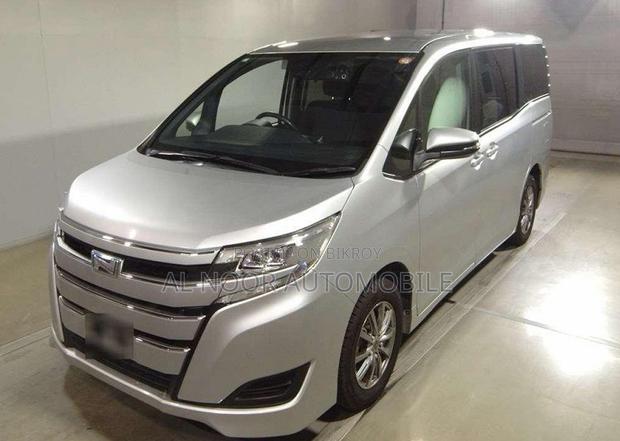 Toyota Noah 2021 Silver