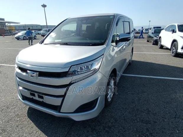 Toyota Noah 1.8 FWD Hybrid (7 Seater) 2021 Silver