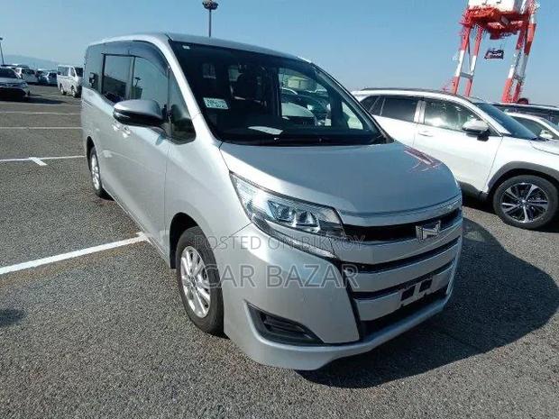 Toyota Noah 1.8 FWD Hybrid (7 Seater) 2021 Silver