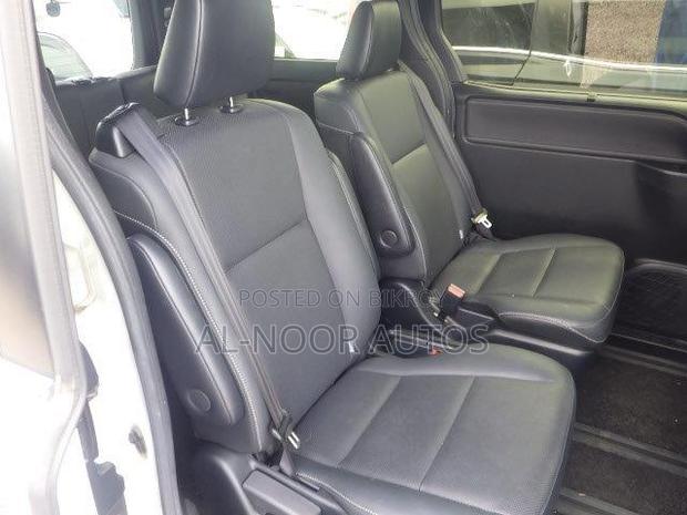 Toyota Esquire 2021 Pearl