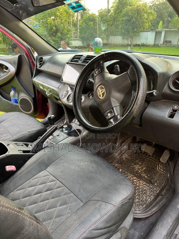Toyota RAV4 2.0 D-4d 4x4 2006 Red
